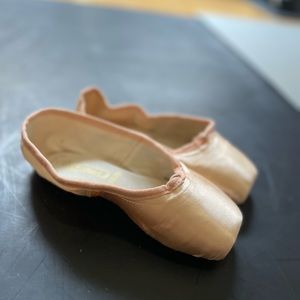 Freed of London Pointe Shoes *brand new